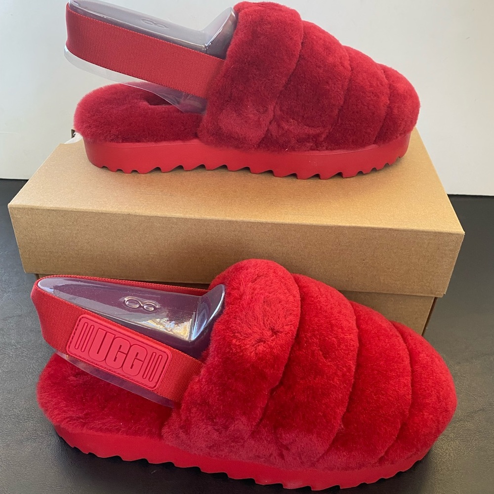 UGG Super Fluff Women’s Slippers in Ribbon Red S/N 1121751 womens size 8M